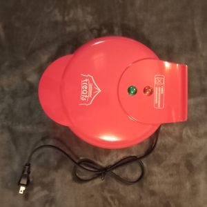 Continental Treats Zoo Waffle Maker